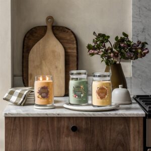 Alternative view of Glistening Leaves Signature Medium Jar