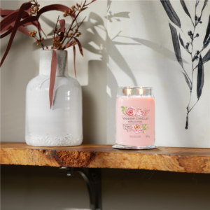 Alternative view of Fresh Cut Roses Signature Large Jar