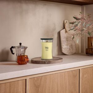 Alternative view of Yuzu & Vetiver Medium Jar